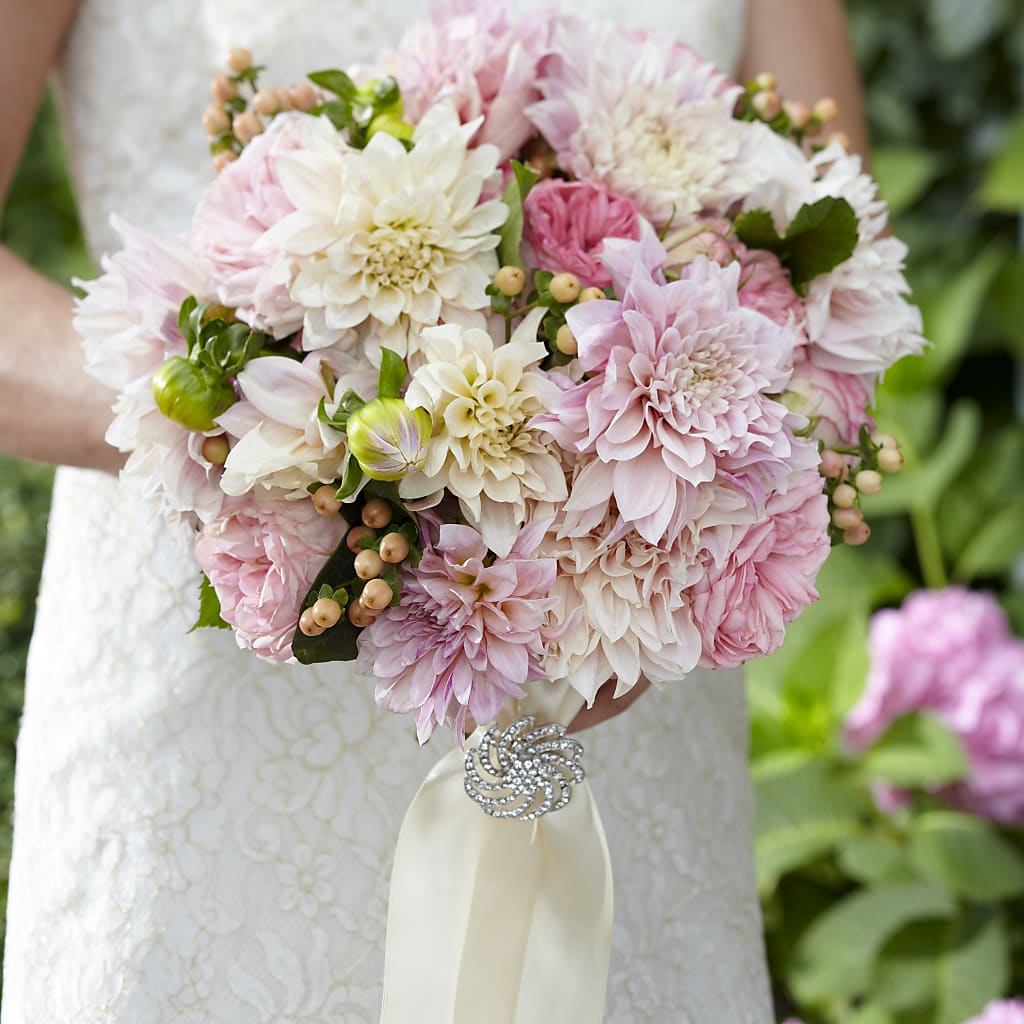 Heart's Promise Bouquet – Allure Floral Boutique, Wickliffe OH