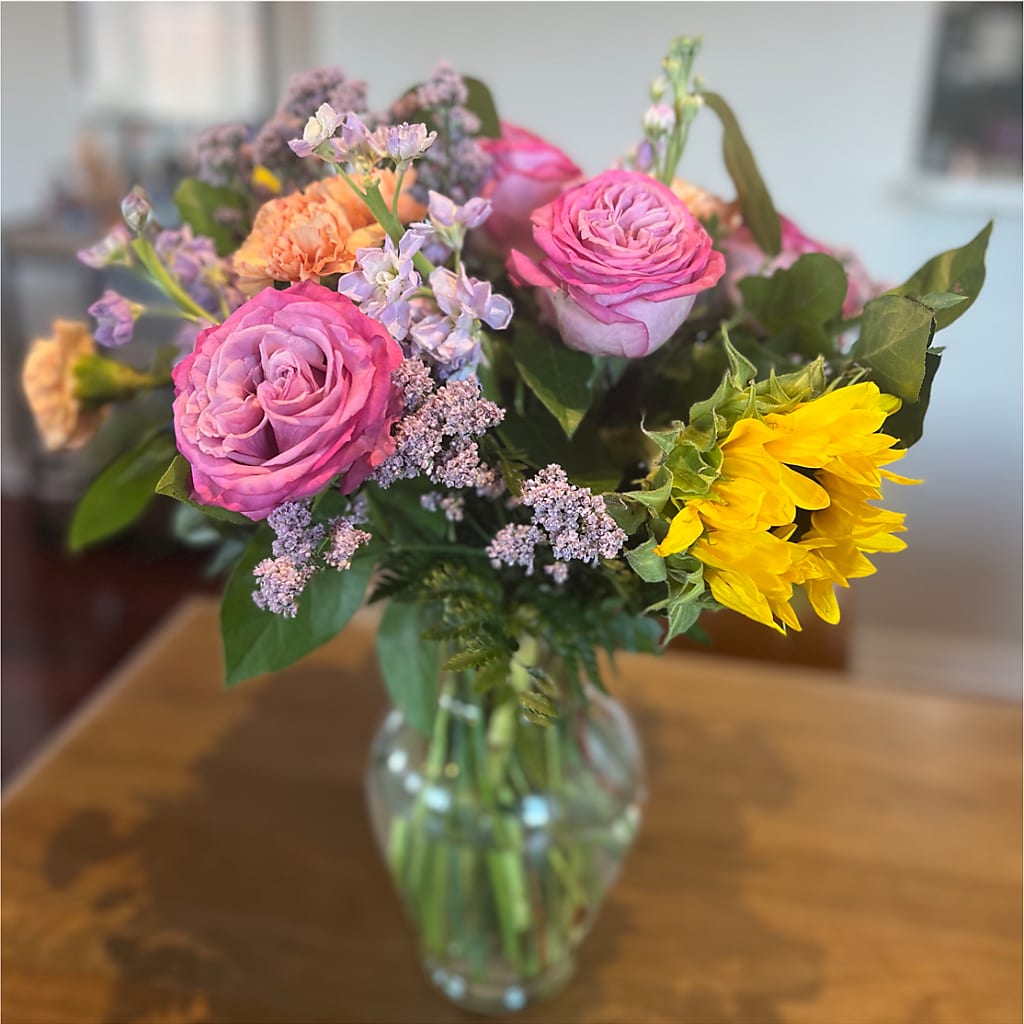 Yellow Brick Road Bouquet –  Allure Floral Boutique, Wickliffe OH