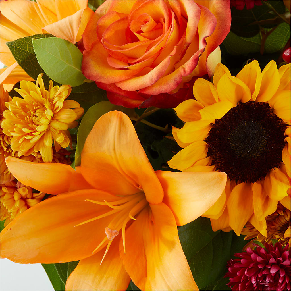 Grateful Centerpiece –  Allure Floral Boutique, Wickliffe OH