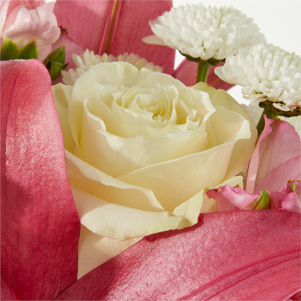 Piece of Cake Bouquet –  Allure Floral Boutique, Wickliffe OH