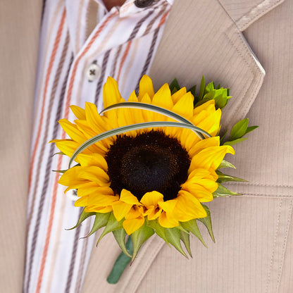 Free Spirit Boutonniere –  Allure Floral Boutique, Wickliffe OH